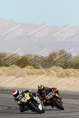 media/Dec-07-2025-CVMA (Sun) [[3e7d2de5dc]]/Race 9-Formula UL Shootout/